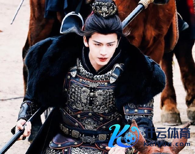 逐玉：反向入侵短剧 暖光滤镜翻车