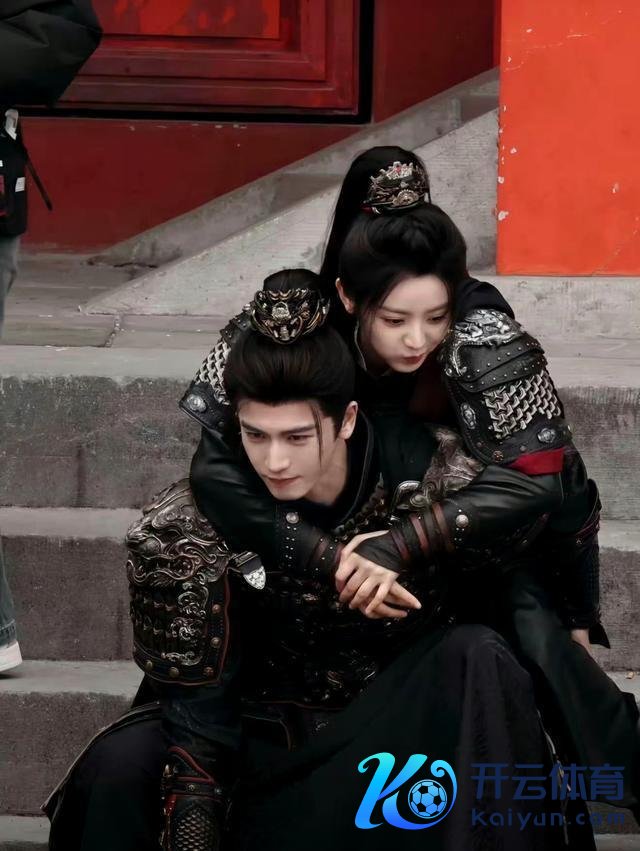 逐玉：反向入侵短剧 暖光滤镜翻车